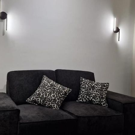 Heart Of Tirana Apartment Buitenkant foto